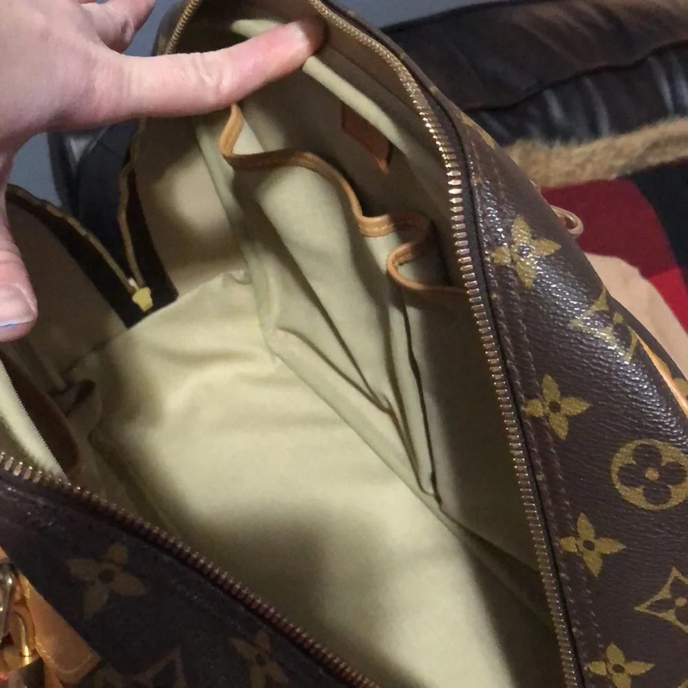 Louis Vuitton Deuville - Picture 11 of 17